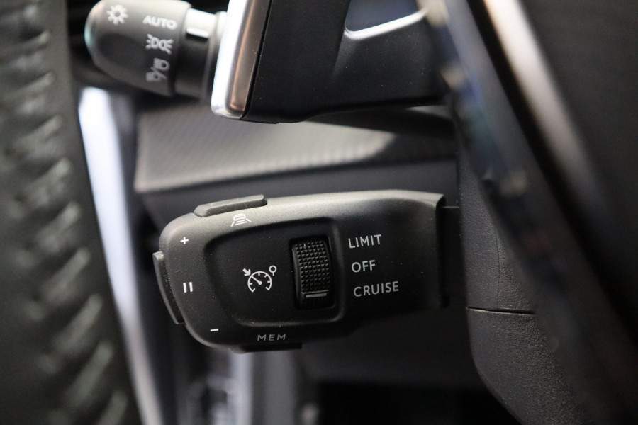 Peugeot 208 Hybrid 100 e-DCS6 Allure Navigatie Climate Control Cruise Control