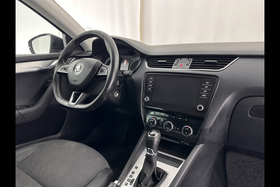Škoda Octavia Combi 1.6 TDI Greentech Clever Edition Aut. *LEATHER-FABRIC | NAVI-FULLMAP | COMFORT-SEATS | DAB+ | HEATED-SEATS | AMUNDSEN-AUDIO | ECC | SHIFT-PADDLES | PARKPILOT | CRUISE | TOWBAR | 16''ALU *
