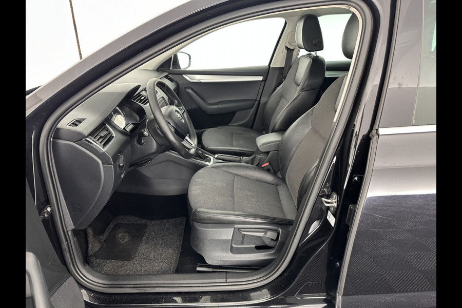 Škoda Octavia Combi 1.6 TDI Greentech Clever Edition Aut. *LEATHER-FABRIC | NAVI-FULLMAP | COMFORT-SEATS | DAB+ | HEATED-SEATS | AMUNDSEN-AUDIO | ECC | SHIFT-PADDLES | PARKPILOT | CRUISE | TOWBAR | 16''ALU *