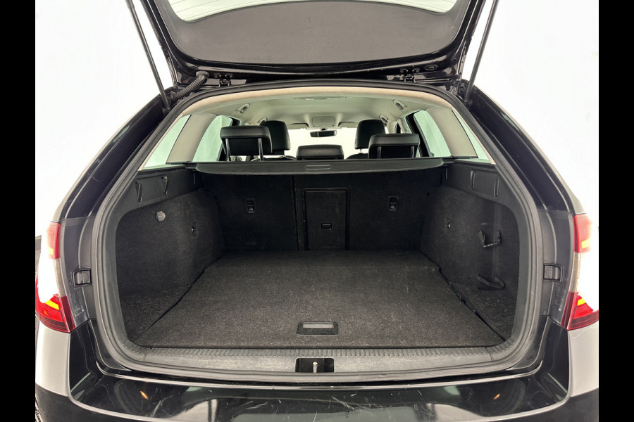 Škoda Octavia Combi 1.6 TDI Greentech Clever Edition Aut. *LEATHER-FABRIC | NAVI-FULLMAP | COMFORT-SEATS | DAB+ | HEATED-SEATS | AMUNDSEN-AUDIO | ECC | SHIFT-PADDLES | PARKPILOT | CRUISE | TOWBAR | 16''ALU *