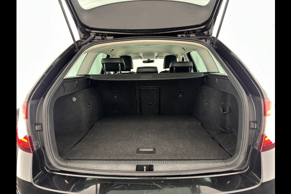 Škoda Octavia Combi 1.6 TDI Greentech Clever Edition Aut. *LEATHER-FABRIC | NAVI-FULLMAP | COMFORT-SEATS | DAB+ | HEATED-SEATS | AMUNDSEN-AUDIO | ECC | SHIFT-PADDLES | PARKPILOT | CRUISE | TOWBAR | 16''ALU *
