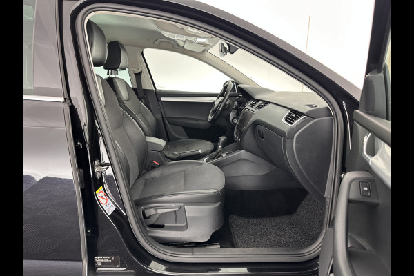 Škoda Octavia Combi 1.6 TDI Greentech Clever Edition Aut. *LEATHER-FABRIC | NAVI-FULLMAP | COMFORT-SEATS | DAB+ | HEATED-SEATS | AMUNDSEN-AUDIO | ECC | SHIFT-PADDLES | PARKPILOT | CRUISE | TOWBAR | 16''ALU *