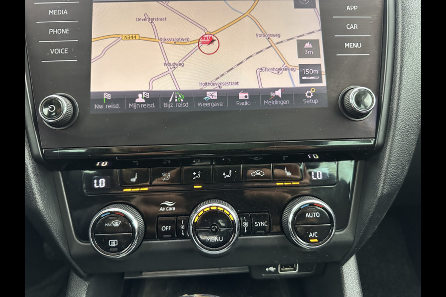 Škoda Octavia Combi 1.6 TDI Greentech Clever Edition Aut. *LEATHER-FABRIC | NAVI-FULLMAP | COMFORT-SEATS | DAB+ | HEATED-SEATS | AMUNDSEN-AUDIO | ECC | SHIFT-PADDLES | PARKPILOT | CRUISE | TOWBAR | 16''ALU *