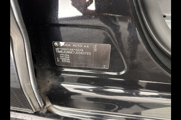 Škoda Octavia Combi 1.6 TDI Greentech Clever Edition Aut. *LEATHER-FABRIC | NAVI-FULLMAP | COMFORT-SEATS | DAB+ | HEATED-SEATS | AMUNDSEN-AUDIO | ECC | SHIFT-PADDLES | PARKPILOT | CRUISE | TOWBAR | 16''ALU *