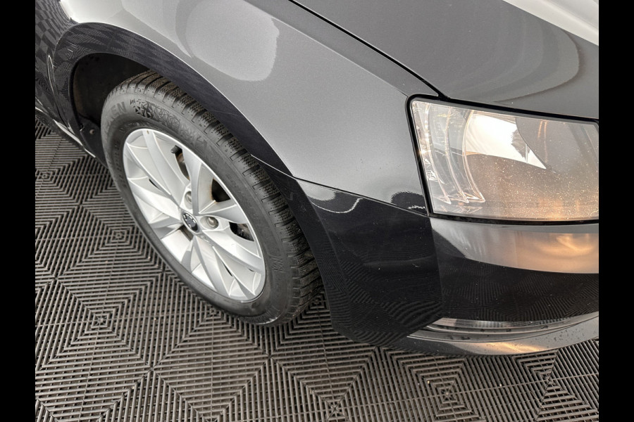 Škoda Octavia Combi 1.6 TDI Greentech Clever Edition Aut. *LEATHER-FABRIC | NAVI-FULLMAP | COMFORT-SEATS | DAB+ | HEATED-SEATS | AMUNDSEN-AUDIO | ECC | SHIFT-PADDLES | PARKPILOT | CRUISE | TOWBAR | 16''ALU *