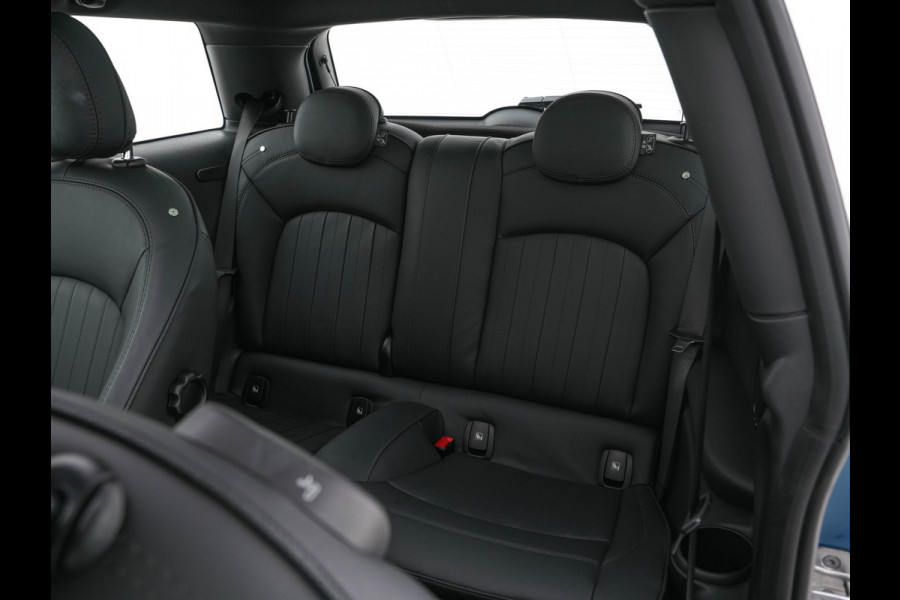 MINI Mini Electric Classic Premium Plus-Pack 33 kWh [ 3-Fase ] (INCL-BTW) Aut. *PANO | FULL-LEATHER | FULL-LED | HARMAN/KARDON-AUDIO | KEYLESS | CAMERA | SPORT-SEATS | NAVI-FULLMAP  | ECC | AMBIENT-LIGHT | DAB | DIGI-COCKPIT | PDC | 17"ALU*