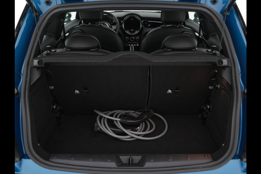 MINI Mini Electric Classic Premium Plus-Pack 33 kWh [ 3-Fase ] (INCL-BTW) Aut. *PANO | FULL-LEATHER | FULL-LED | HARMAN/KARDON-AUDIO | KEYLESS | CAMERA | SPORT-SEATS | NAVI-FULLMAP  | ECC | AMBIENT-LIGHT | DAB | DIGI-COCKPIT | PDC | 17"ALU*