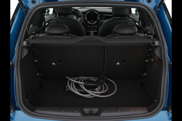 MINI Mini Electric Classic Premium Plus-Pack 33 kWh [ 3-Fase ] (INCL-BTW) Aut. *PANO | FULL-LEATHER | FULL-LED | HARMAN/KARDON-AUDIO | KEYLESS | CAMERA | SPORT-SEATS | NAVI-FULLMAP  | ECC | AMBIENT-LIGHT | DAB | DIGI-COCKPIT | PDC | 17"ALU*