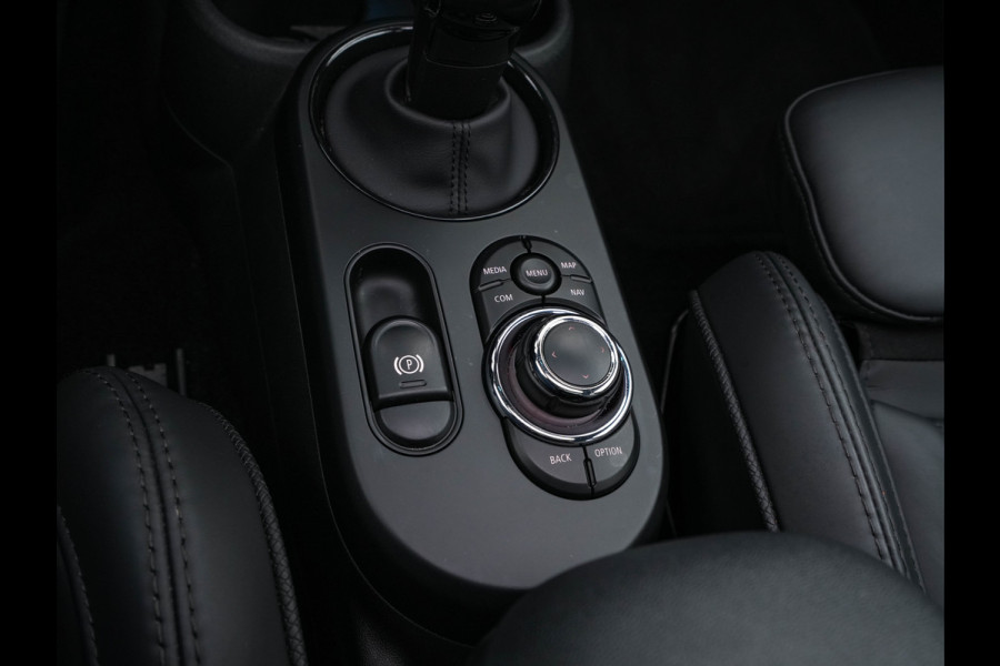 MINI Mini Electric Classic Premium Plus-Pack 33 kWh [ 3-Fase ] (INCL-BTW) Aut. *PANO | FULL-LEATHER | FULL-LED | HARMAN/KARDON-AUDIO | KEYLESS | CAMERA | SPORT-SEATS | NAVI-FULLMAP  | ECC | AMBIENT-LIGHT | DAB | DIGI-COCKPIT | PDC | 17"ALU*
