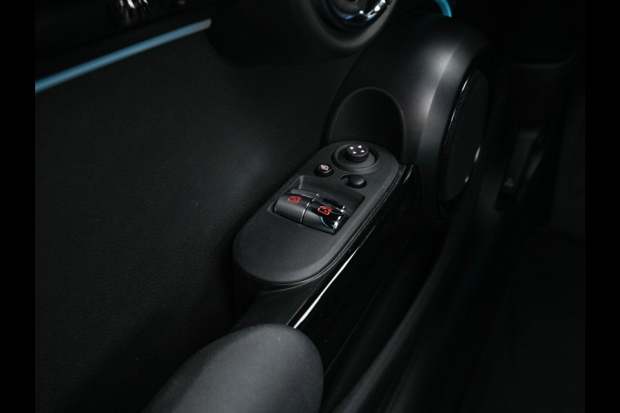 MINI Mini Electric Classic Premium Plus-Pack 33 kWh [ 3-Fase ] (INCL-BTW) Aut. *PANO | FULL-LEATHER | FULL-LED | HARMAN/KARDON-AUDIO | KEYLESS | CAMERA | SPORT-SEATS | NAVI-FULLMAP  | ECC | AMBIENT-LIGHT | DAB | DIGI-COCKPIT | PDC | 17"ALU*