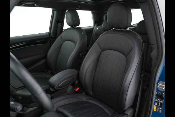 MINI Mini Electric Classic Premium Plus-Pack 33 kWh [ 3-Fase ] (INCL-BTW) Aut. *PANO | FULL-LEATHER | FULL-LED | HARMAN/KARDON-AUDIO | KEYLESS | CAMERA | SPORT-SEATS | NAVI-FULLMAP  | ECC | AMBIENT-LIGHT | DAB | DIGI-COCKPIT | PDC | 17"ALU*