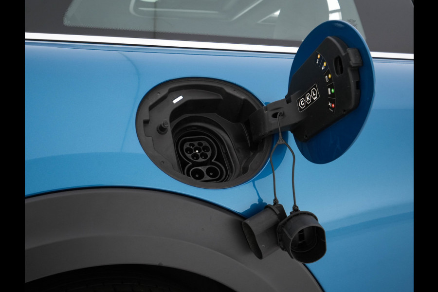 MINI Mini Electric Classic Premium Plus-Pack 33 kWh [ 3-Fase ] (INCL-BTW) Aut. *PANO | FULL-LEATHER | FULL-LED | HARMAN/KARDON-AUDIO | KEYLESS | CAMERA | SPORT-SEATS | NAVI-FULLMAP  | ECC | AMBIENT-LIGHT | DAB | DIGI-COCKPIT | PDC | 17"ALU*