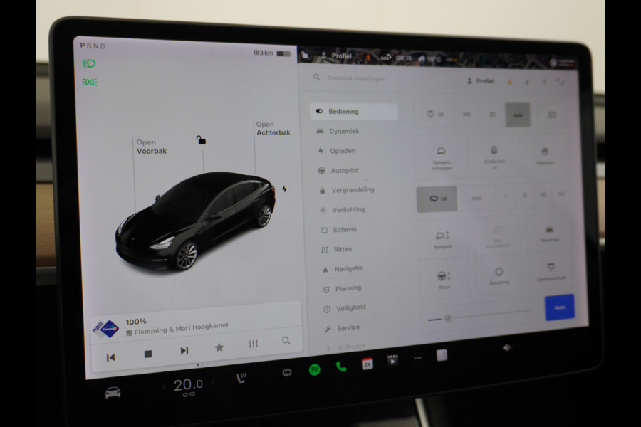 Tesla Model 3 RWD SR+ 60kWh 325PK Trekhaak Lmv 19" AutoPilot FSD-3 Comp. Premium Luidsprekers Leder PanoDak Adaptive-Cruise Camera's Elektr.-S Navi LED Comfortstoelen ACC DAB Voorverwarmen interieur en Keyless via App One-Pedal-Drive Origineel Nederlandse auto tot 11kw laden thuis! Garantie Accu tot 05-12-2027 max 160.000km 1.584kg licht! 1.000kg trekvermogen