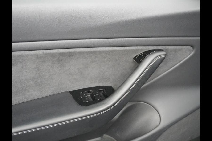 Tesla Model 3 RWD SR+ 60kWh 325PK Trekhaak Lmv 19" AutoPilot FSD-3 Comp. Premium Luidsprekers Leder PanoDak Adaptive-Cruise Camera's Elektr.-S Navi LED Comfortstoelen ACC DAB Voorverwarmen interieur en Keyless via App One-Pedal-Drive Origineel Nederlandse auto tot 11kw laden thuis! Garantie Accu tot 05-12-2027 max 160.000km 1.584kg licht! 1.000kg trekvermogen