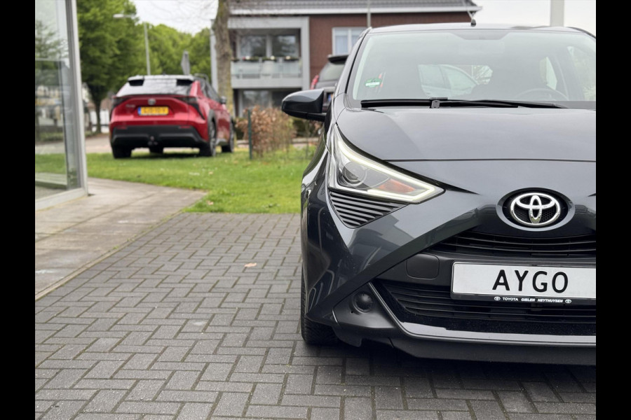 Toyota Aygo 1.0 VVT-i 72pk X-Play | Eerste eigenaar, Apple CarPlay/Android Auto, Parkeercamera, Bluetooth, Stuurbediening