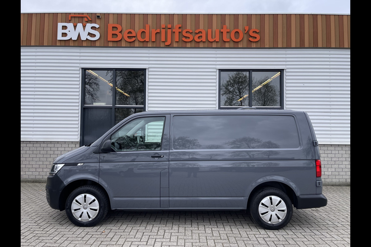 Volkswagen Transporter 2.0 TDI L1H1 26 Economy Business / vaste prijs rijklaar € 17.950 ex btw / lease vanaf € 302 / euro 6 / bpm vrij / airco / cruise / achterdeuren / bijrijdersbank / pdc achter ! Volkswagen Transporter 2.0 TDI L1H1 26 Economy Business / vaste prijs rijklaar € 17.950 ex btw / lease vanaf € 302 / euro 6 / bpm vrij / airco / cruise / achterdeuren / bijrijdersbank / pdc achter !