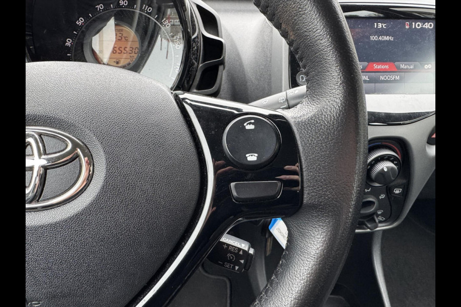 Toyota Aygo 1.0 VVT-i 72pk X-Play | Eerste eigenaar, Apple CarPlay/Android Auto, Parkeercamera, Bluetooth, Stuurbediening