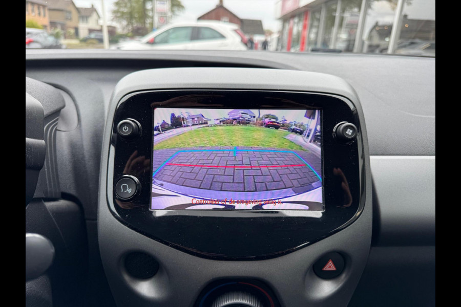 Toyota Aygo 1.0 VVT-i 72pk X-Play | Eerste eigenaar, Apple CarPlay/Android Auto, Parkeercamera, Bluetooth, Stuurbediening