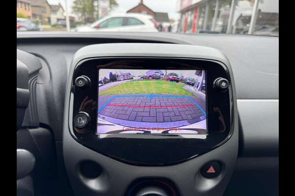 Toyota Aygo 1.0 VVT-i 72pk X-Play | Eerste eigenaar, Apple CarPlay/Android Auto, Parkeercamera, Bluetooth, Stuurbediening