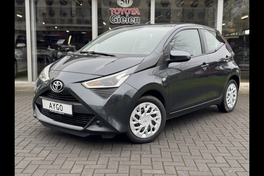 Toyota Aygo 1.0 VVT-i 72pk X-Play | Eerste eigenaar, Apple CarPlay/Android Auto, Parkeercamera, Bluetooth, Stuurbediening