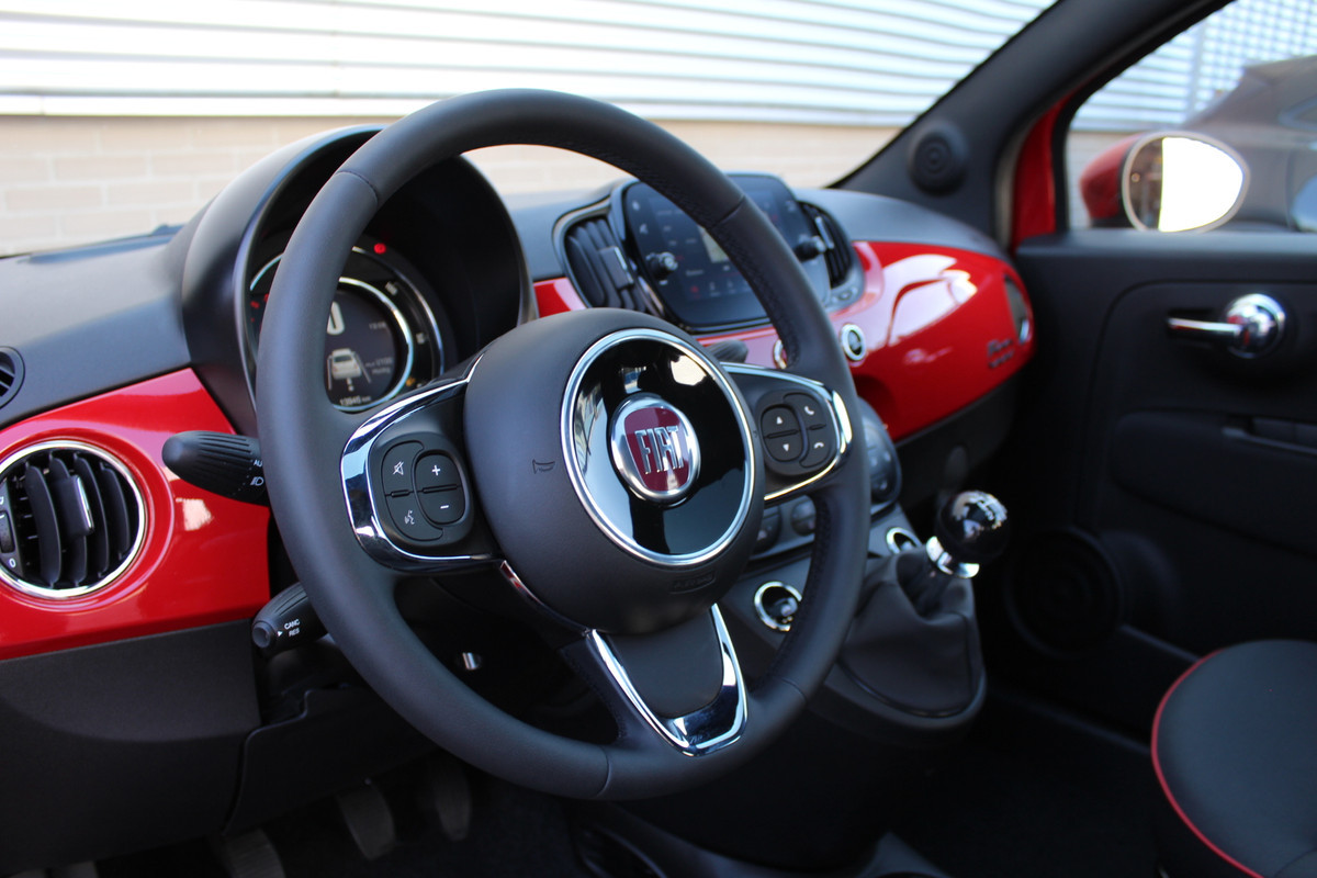 Fiat 500 1.0 Hybrid RED | Panoramadak | Special Edition | Navigatie | Cruise Control Fiat 500 1.0 Hybrid RED | Panoramadak | Special Edition | Navigatie | Cruise Control