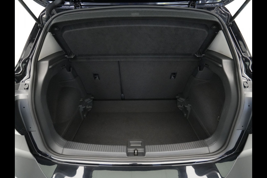 Volkswagen T-Cross 1.0 TSI 115pk R Line United Acc Clima Side Assist Stoelverwarming PDC Camera 159
