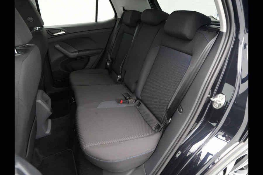 Volkswagen T-Cross 1.0 TSI 115pk R Line United Acc Clima Side Assist Stoelverwarming PDC Camera 159