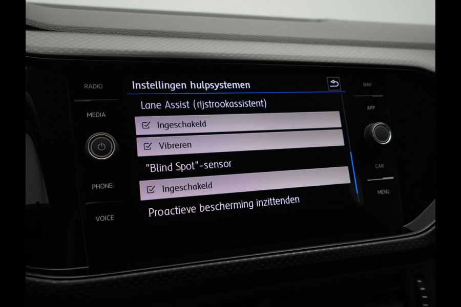 Volkswagen T-Cross 1.0 TSI 115pk R Line United Acc Clima Side Assist Stoelverwarming PDC Camera 159