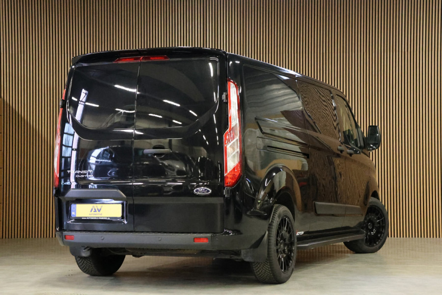 Ford Transit Custom 300 2.0 TDCI L2H1 Raptor Edition | 6.500 KM | BPM VRIJ | CarPlay | Lane Assist | DAB | Cruise control | PDC V+A | 3-Zitter | Betimmering | Nieuwe APK | Fabrieksgarantie