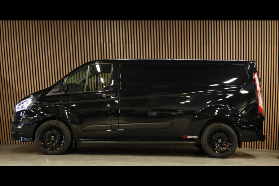 Ford Transit Custom 300 2.0 TDCI L2H1 Raptor Edition | 6.500 KM | BPM VRIJ | CarPlay | Lane Assist | DAB | Cruise control | PDC V+A | 3-Zitter | Betimmering | Nieuwe APK | Fabrieksgarantie