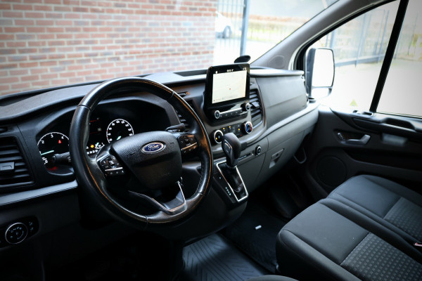 Ford Transit Custom 300 2.0 TDCI L2H1 Raptor Edition | 6.500 KM | BPM VRIJ | CarPlay | Lane Assist | DAB | Cruise control | PDC V+A | 3-Zitter | Betimmering | Nieuwe APK | Fabrieksgarantie
