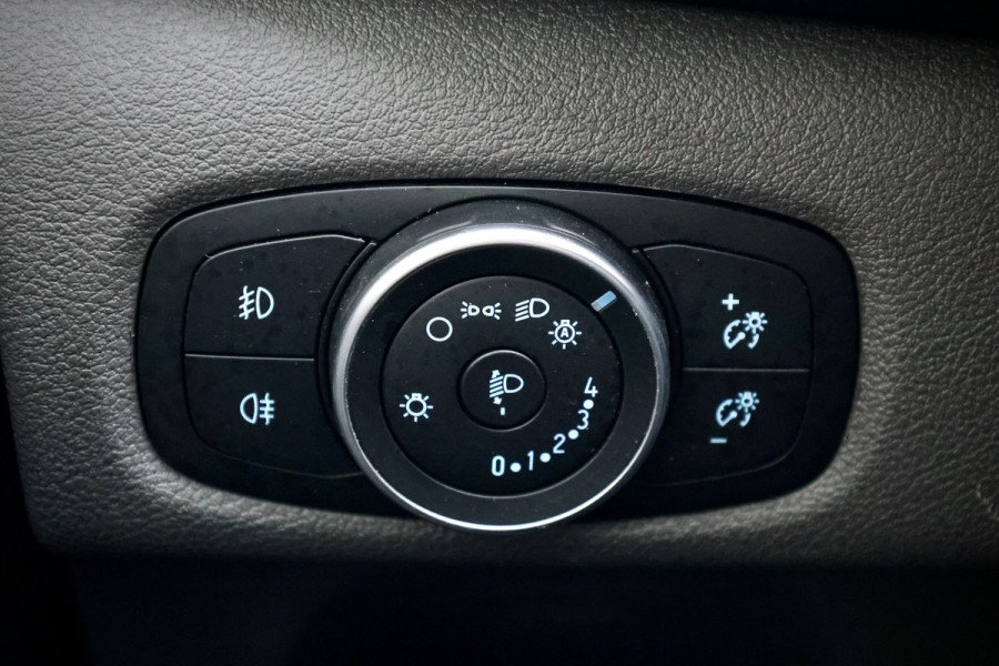Ford Transit Custom 300 2.0 TDCI L2H1 Raptor Edition | 6.500 KM | BPM VRIJ | CarPlay | Lane Assist | DAB | Cruise control | PDC V+A | 3-Zitter | Betimmering | Nieuwe APK | Fabrieksgarantie