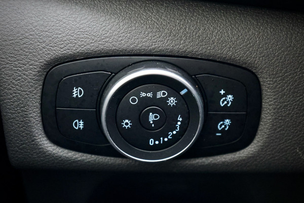 Ford Transit Custom 300 2.0 TDCI L2H1 Raptor Edition | 6.500 KM | BPM VRIJ | CarPlay | Lane Assist | DAB | Cruise control | PDC V+A | 3-Zitter | Betimmering | Nieuwe APK | Fabrieksgarantie