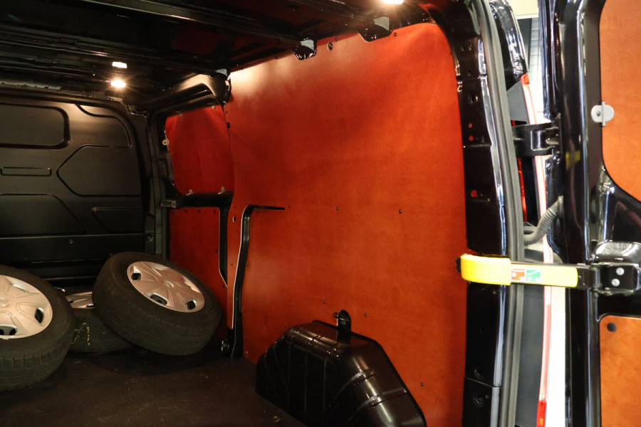 Ford Transit Custom 300 2.0 TDCI L2H1 Raptor Edition | 6.500 KM | BPM VRIJ | CarPlay | Lane Assist | DAB | Cruise control | PDC V+A | 3-Zitter | Betimmering | Nieuwe APK | Fabrieksgarantie