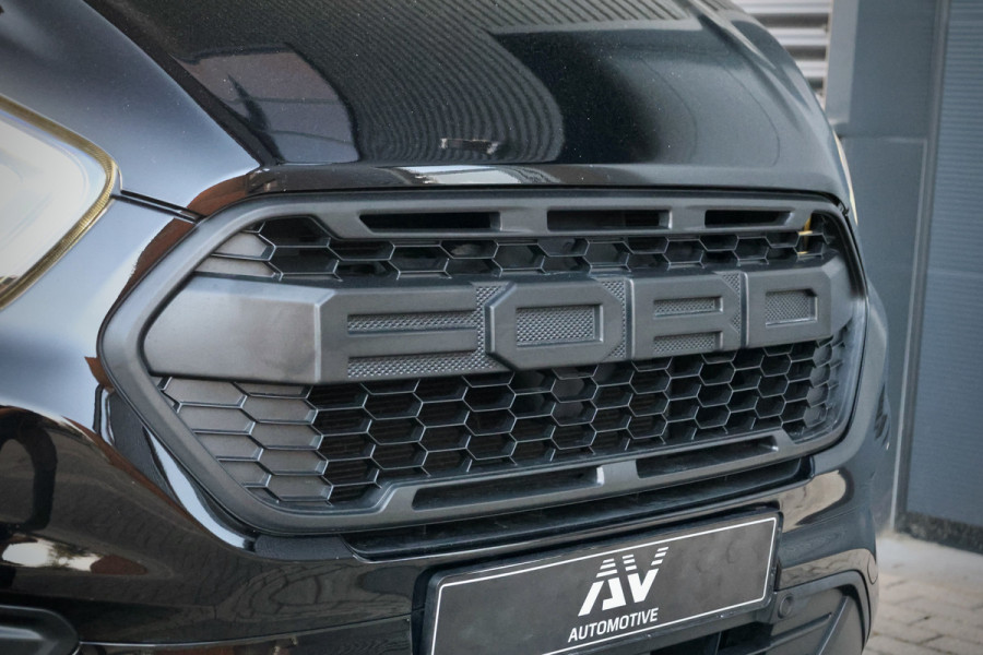 Ford Transit Custom 300 2.0 TDCI L2H1 Raptor Edition | 6.500 KM | BPM VRIJ | CarPlay | Lane Assist | DAB | Cruise control | PDC V+A | 3-Zitter | Betimmering | Nieuwe APK | Fabrieksgarantie