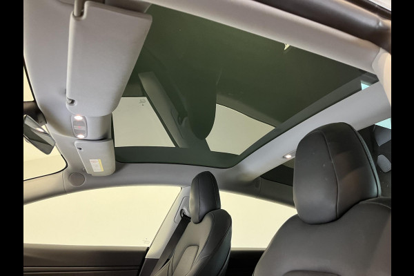 Tesla Model 3 Standard RWD Plus 60 kWh Autopilot Navi Full LED Leder Panoramadak 19" Sport Wheels PDC VA + Camera Slechts 37000 km!