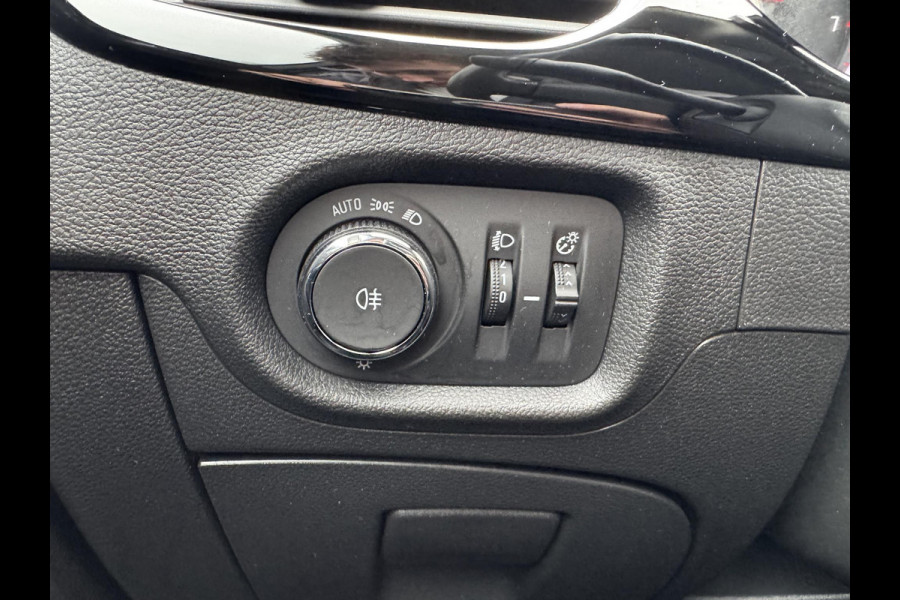 Opel Astra 1.2 Design & Tech 110pk Achteruitrijcamera | Dodehoeksensoren | Lichtmetaal | Navigatie