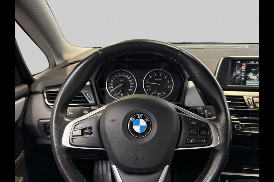 BMW 2 Serie Active Tourer 220i Executive  192PK | trekhaak | 1500kg trekvermogen