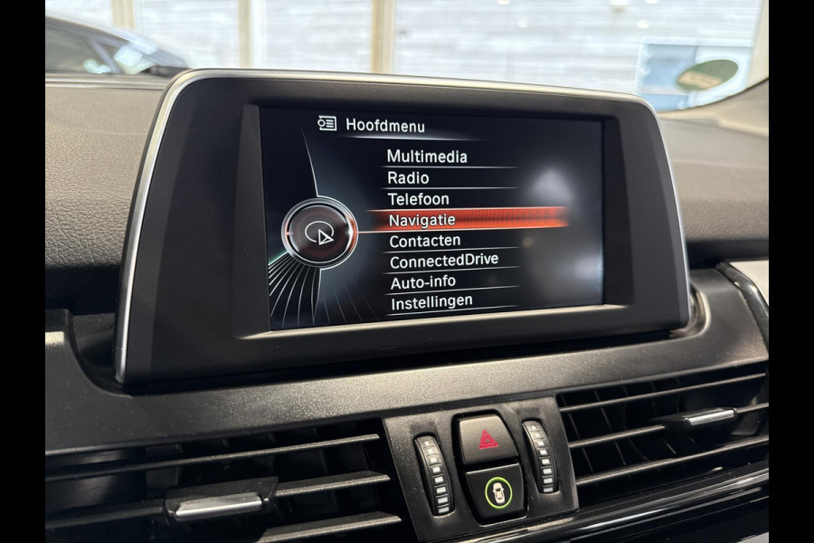 BMW 2 Serie Active Tourer 220i Executive  192PK | trekhaak | 1500kg trekvermogen