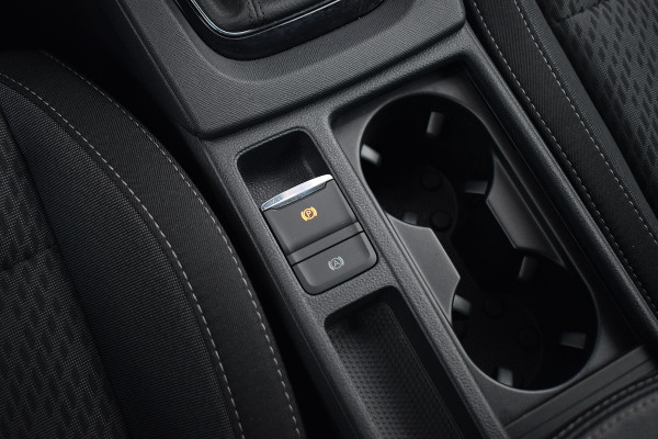 Škoda Octavia Combi 1.5 TSI First Edition | 150 PK | CarPlay | Virtual | Stoelverw.