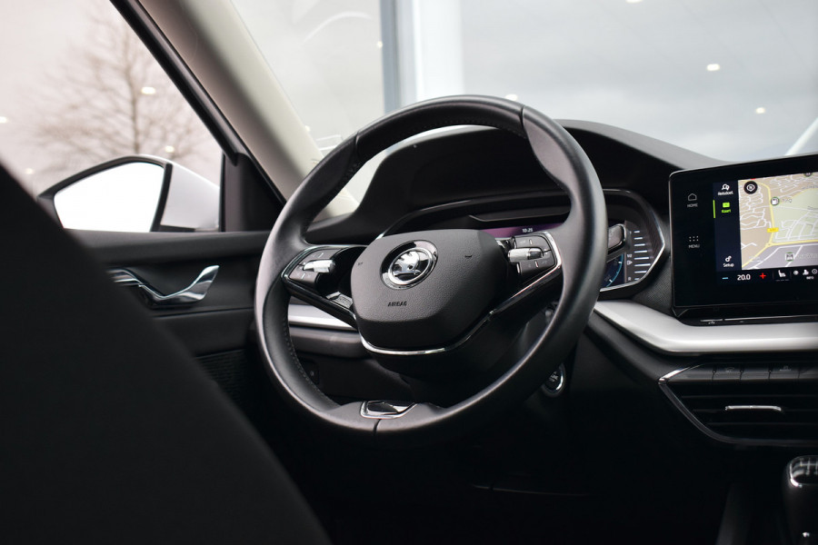 Škoda Octavia Combi 1.5 TSI First Edition | 150 PK | CarPlay | Virtual | Stoelverw.