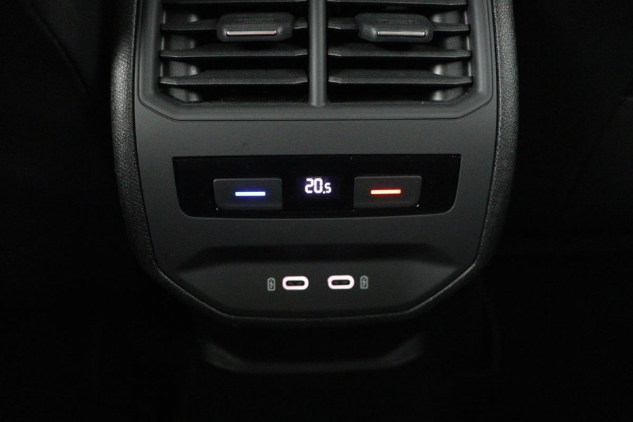 Seat Leon 1.5 eTSI FR Intense | Adaptive cruise | Carplay | Sportstoelen | Full LED | Navigatie | Climate control | Parkeerhulp | Dodehoek detectie