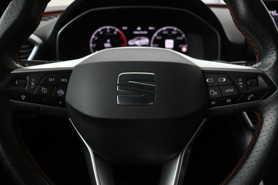 Seat Leon 1.5 eTSI FR Intense | Adaptive cruise | Carplay | Sportstoelen | Full LED | Navigatie | Climate control | Parkeerhulp | Dodehoek detectie