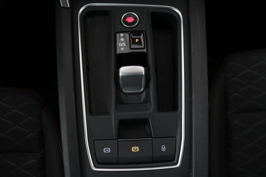 Seat Leon 1.5 eTSI FR Intense | Adaptive cruise | Carplay | Sportstoelen | Full LED | Navigatie | Climate control | Parkeerhulp | Dodehoek detectie