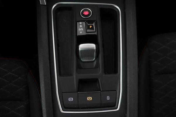 Seat Leon 1.5 eTSI FR Intense | Adaptive cruise | Carplay | Sportstoelen | Full LED | Navigatie | Climate control | Parkeerhulp | Dodehoek detectie