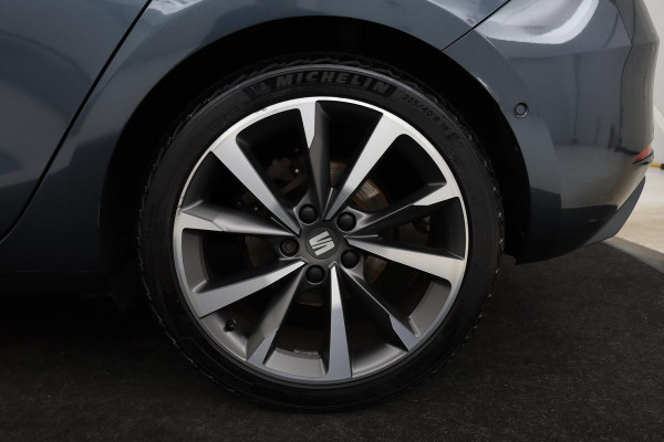 Seat Leon 1.5 eTSI FR Intense | Adaptive cruise | Carplay | Sportstoelen | Full LED | Navigatie | Climate control | Parkeerhulp | Dodehoek detectie