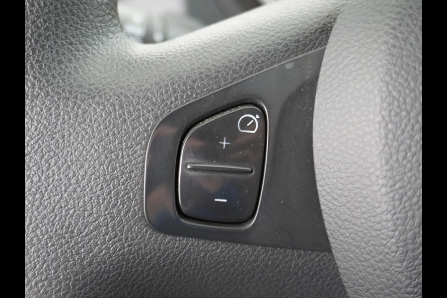Renault Trafic 2.0DCI 120PK T29 L1H1 Comfort 3-Persoons Trekhaak 2X Schuifdeur Airco CruiseControl Bluetooth Wandbetimmering Vloerbekleding 1e Eigenaar EURO 6 CI