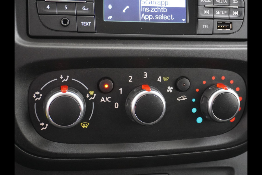 Renault Trafic 2.0DCI 120PK T29 L1H1 Comfort 3-Persoons Trekhaak 2X Schuifdeur Airco CruiseControl Bluetooth Wandbetimmering Vloerbekleding 1e Eigenaar EURO 6 CI