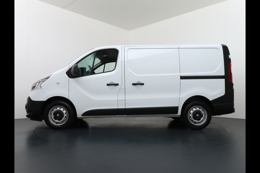 Renault Trafic 2.0DCI 120PK T29 L1H1 Comfort 3-Persoons Trekhaak 2X Schuifdeur Airco CruiseControl Bluetooth Wandbetimmering Vloerbekleding 1e Eigenaar EURO 6 CI