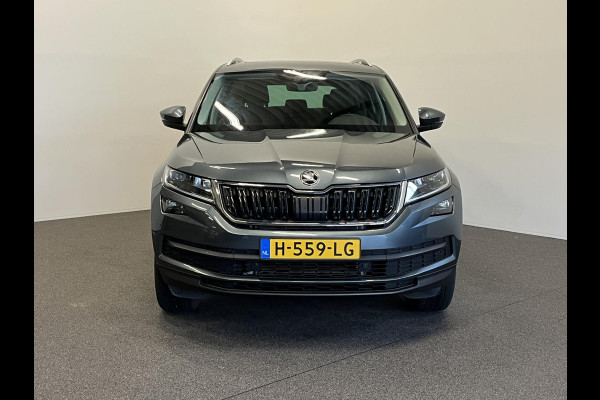 Škoda Kodiaq 1.5 TSI Business Edition 7p. Panoramadak Trekhaak Navigatie Carplay Adaptive Cruise Control Camera Parkeersensoren Blind Spot Assist Virtual Cockpit Stoelverwarming Climate Control
